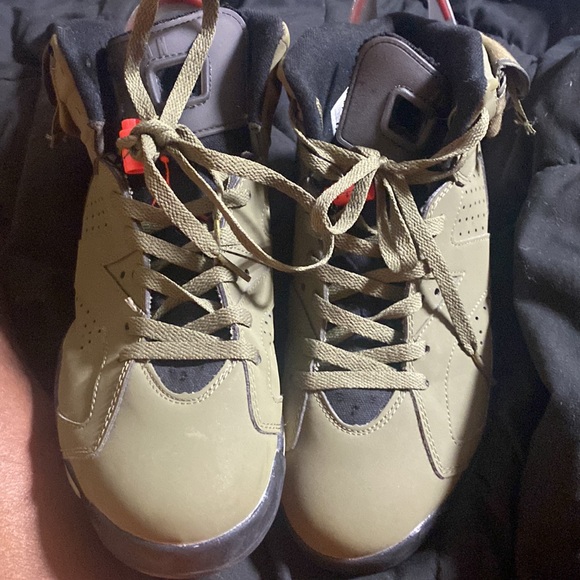 Air Jordan 6 Retro x Travis Scott ‘Olive’ - Picture 4 of 8